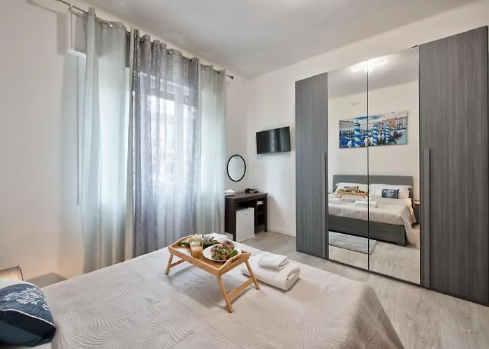 La Venezia Station *