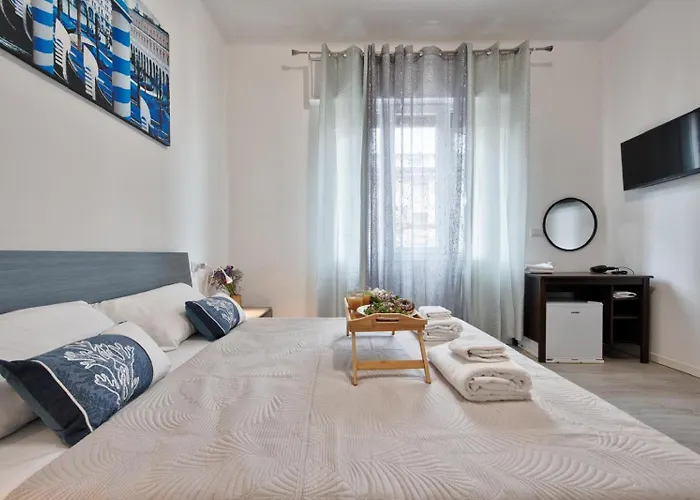 La Venezia Station *